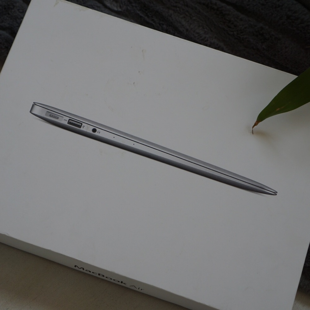 MacBook Air Box